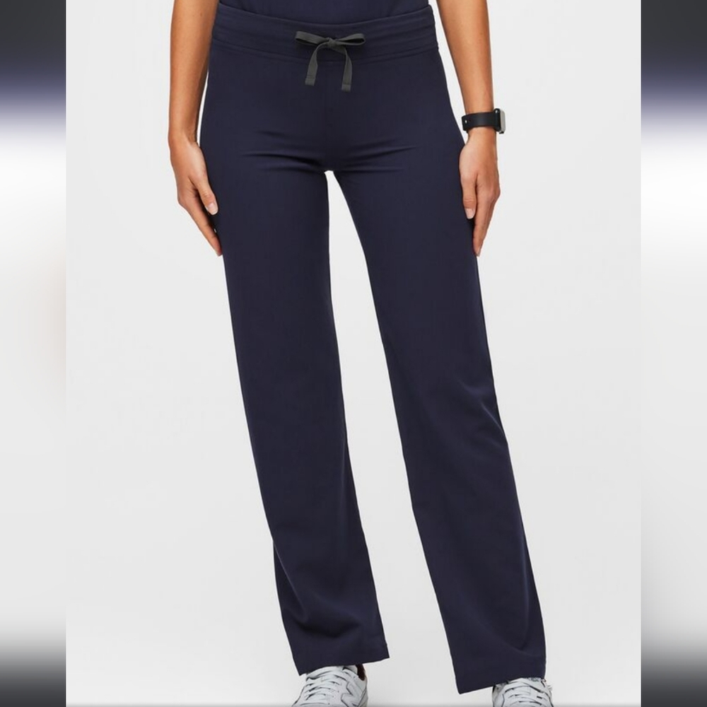 FIGS Women's Livingston basic scrub pant/navy: size XL Tall.  Great Condition
